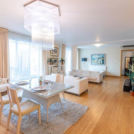Royal Suites Whith Free Parking Рига Экстерьер фото