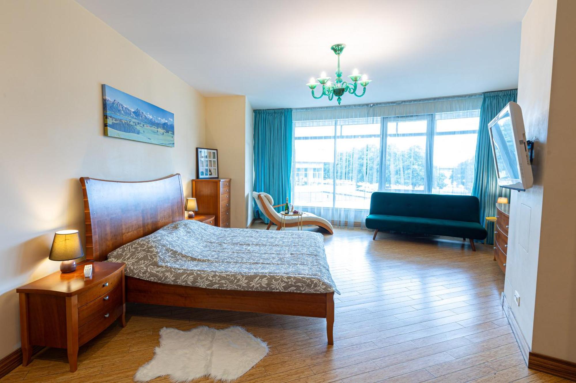 Royal Suites Whith Free Parking Рига Экстерьер фото