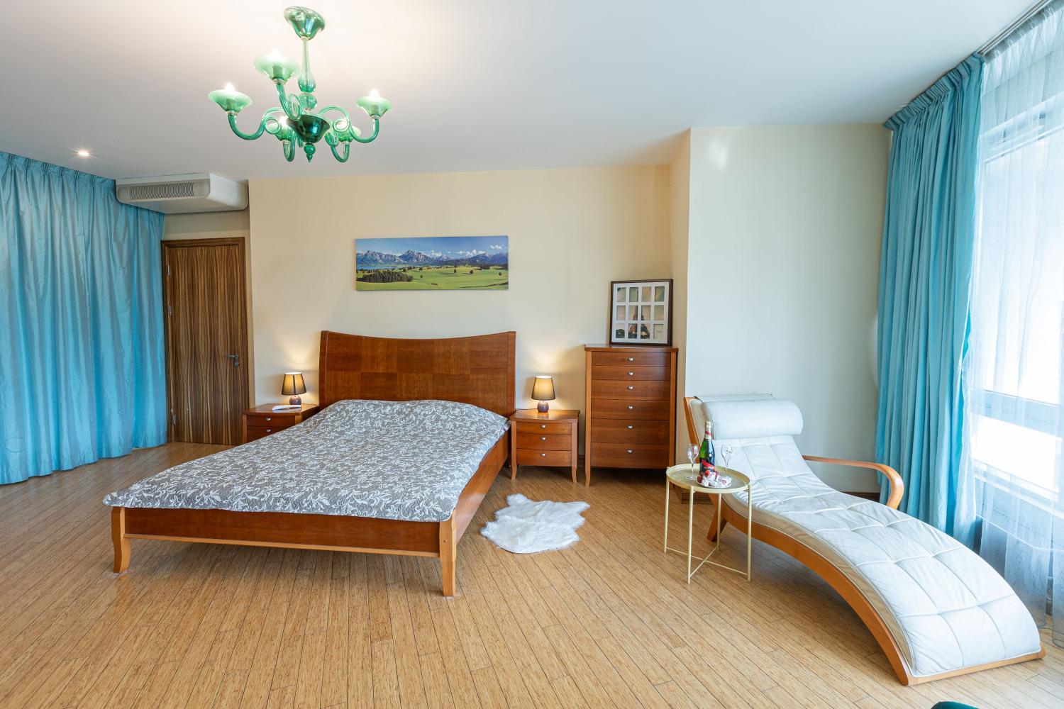 Royal Suites Whith Free Parking Рига Экстерьер фото