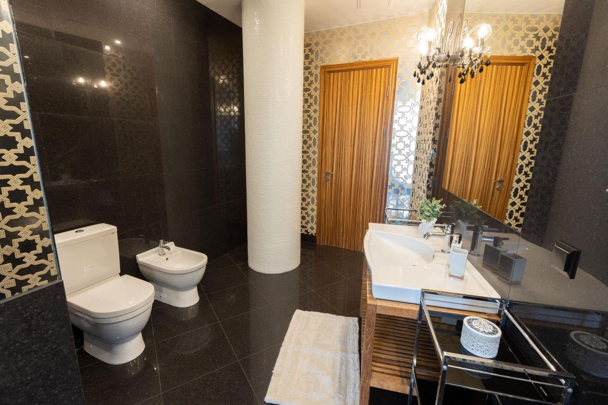 Royal Suites Whith Free Parking Рига Экстерьер фото