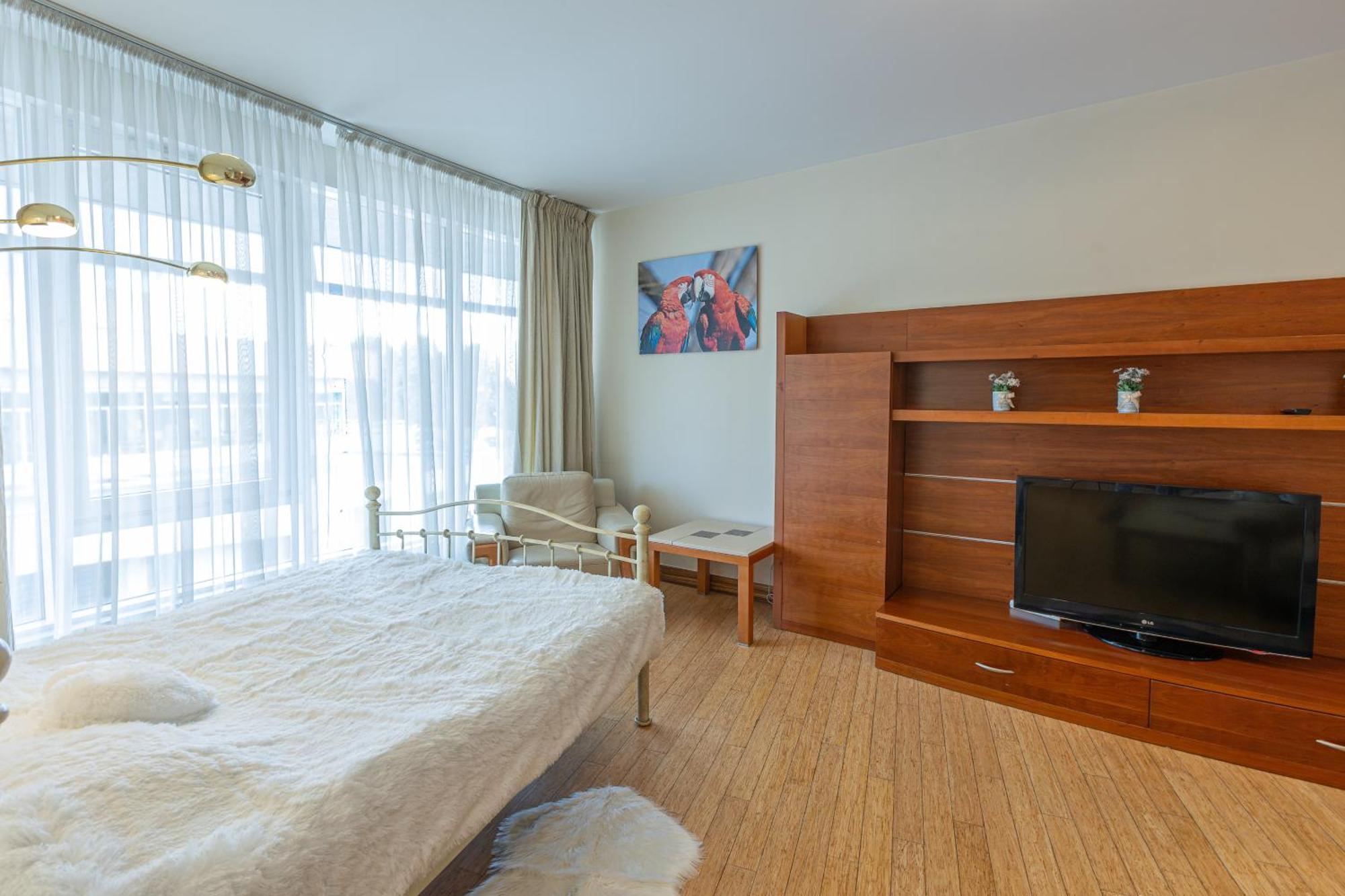 Royal Suites Whith Free Parking Рига Экстерьер фото
