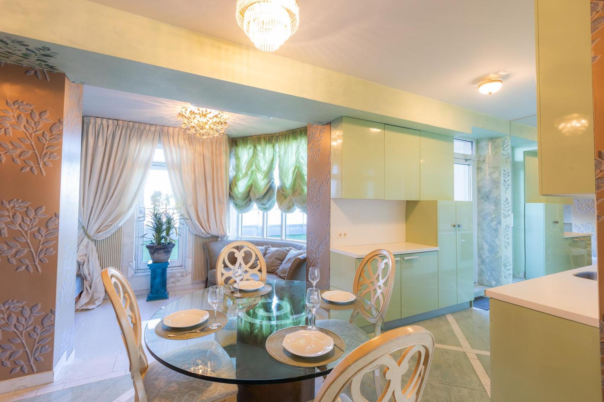 Royal Suites Whith Free Parking Рига Экстерьер фото