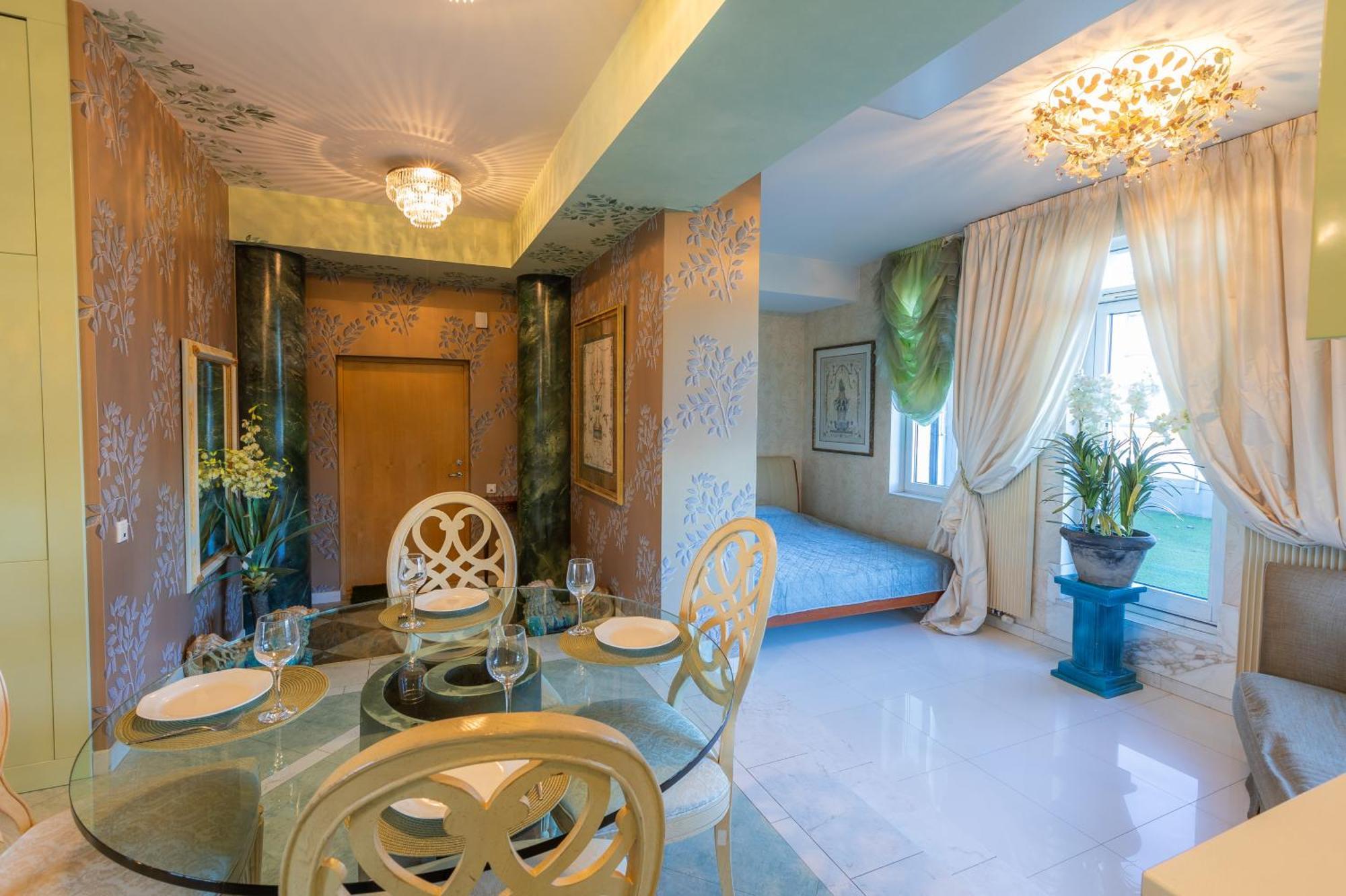 Royal Suites Whith Free Parking Рига Экстерьер фото