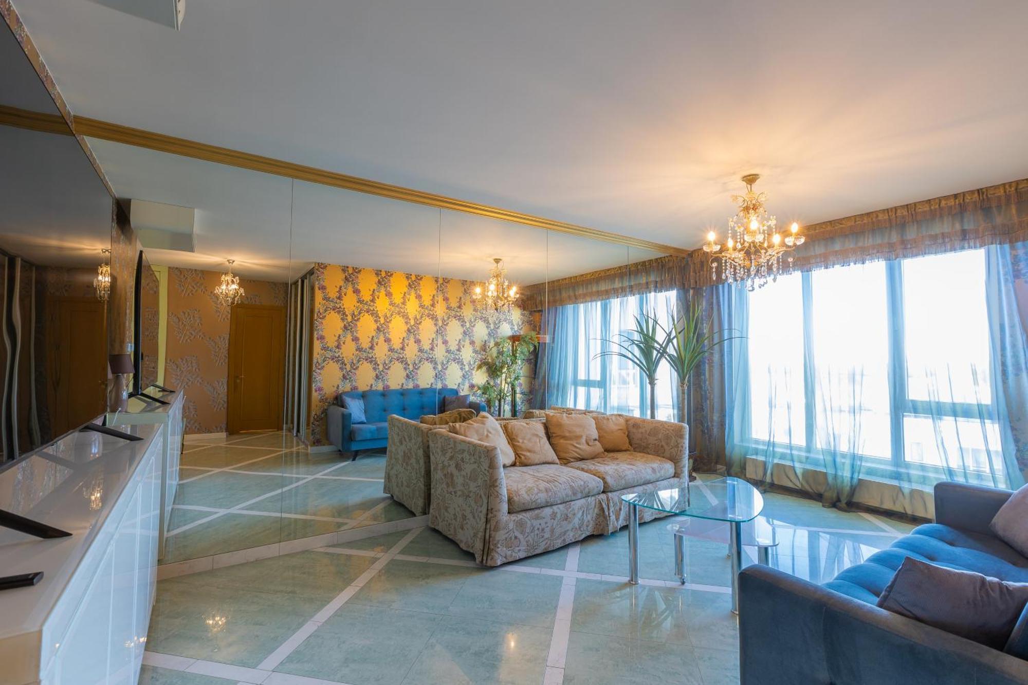Royal Suites Whith Free Parking Рига Экстерьер фото
